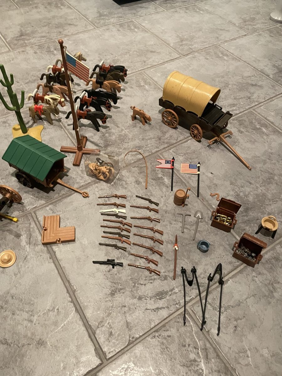Playmobil Giocattoli: >100-teiliges Playmobil Western-Set  – Usato da Kloten venduto da Bevandes 1