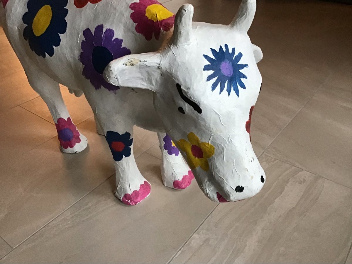 Tutte le decorazioni: Deko Kuh, handbemalt mit Blumenmuster – Usato da Giswil venduto da Pingu109 1
