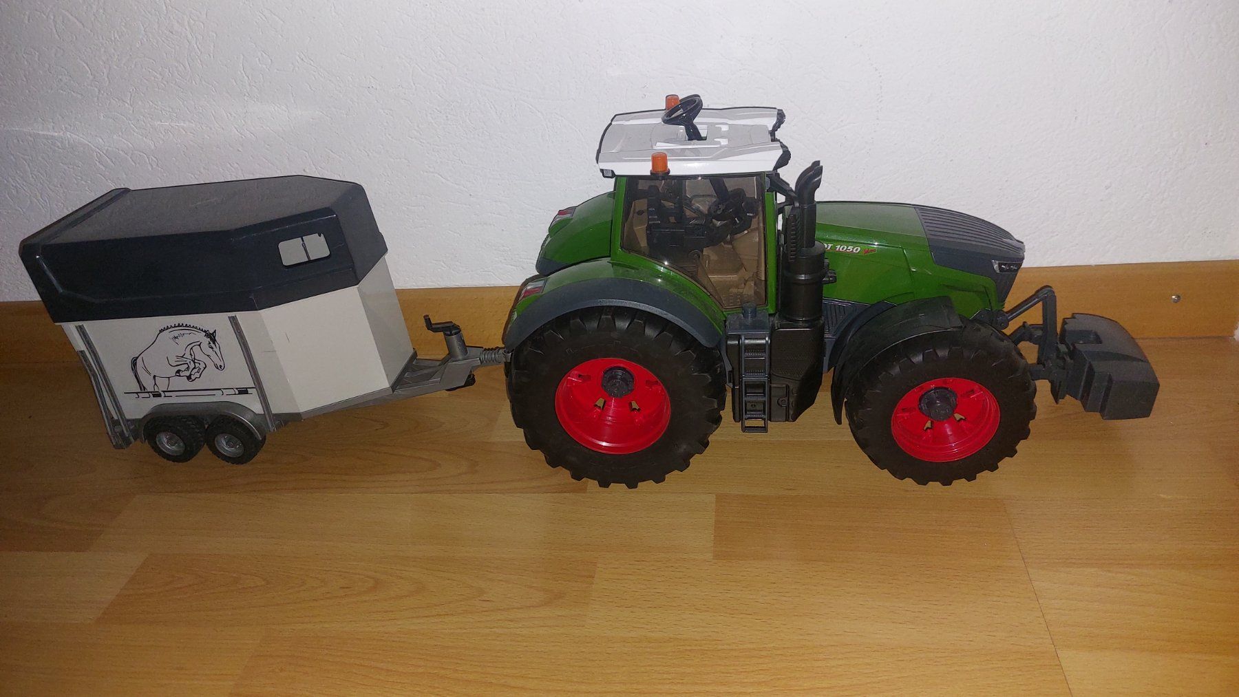 Bruder Giocattoli: Bruder Traktor & viel Zubehör – Usato da Adlikon venduto da NoeliaMina 2