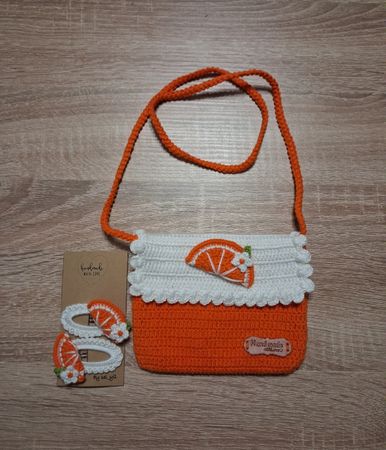 Handgemachte gehäkelt im Orangen desing mit Haarklammern
