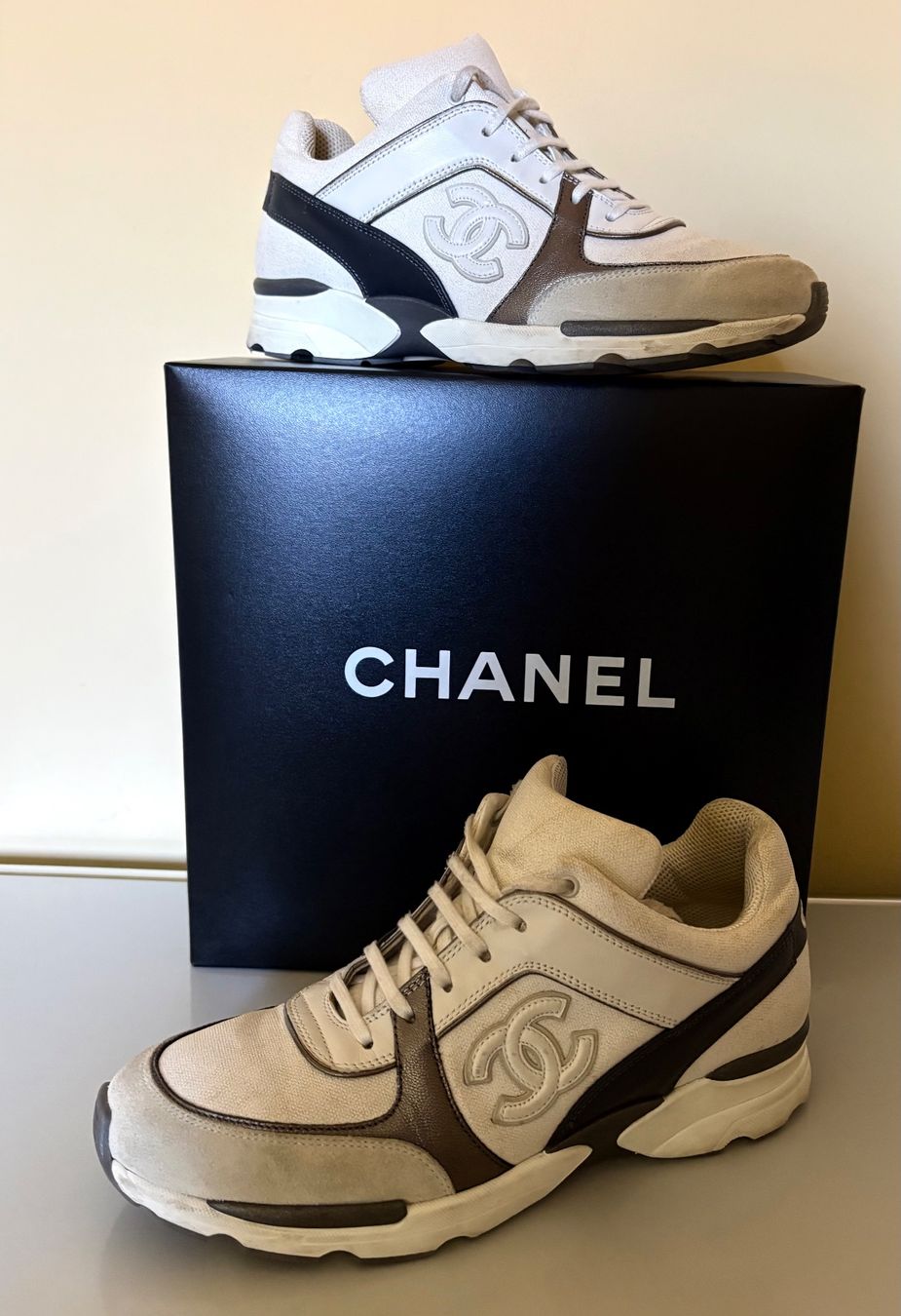 Chanel Chaussures hommes: BASKETS SNEAKER VINTAGE - CHANEL - 40 – D'occasion à Morges par Bubblecut