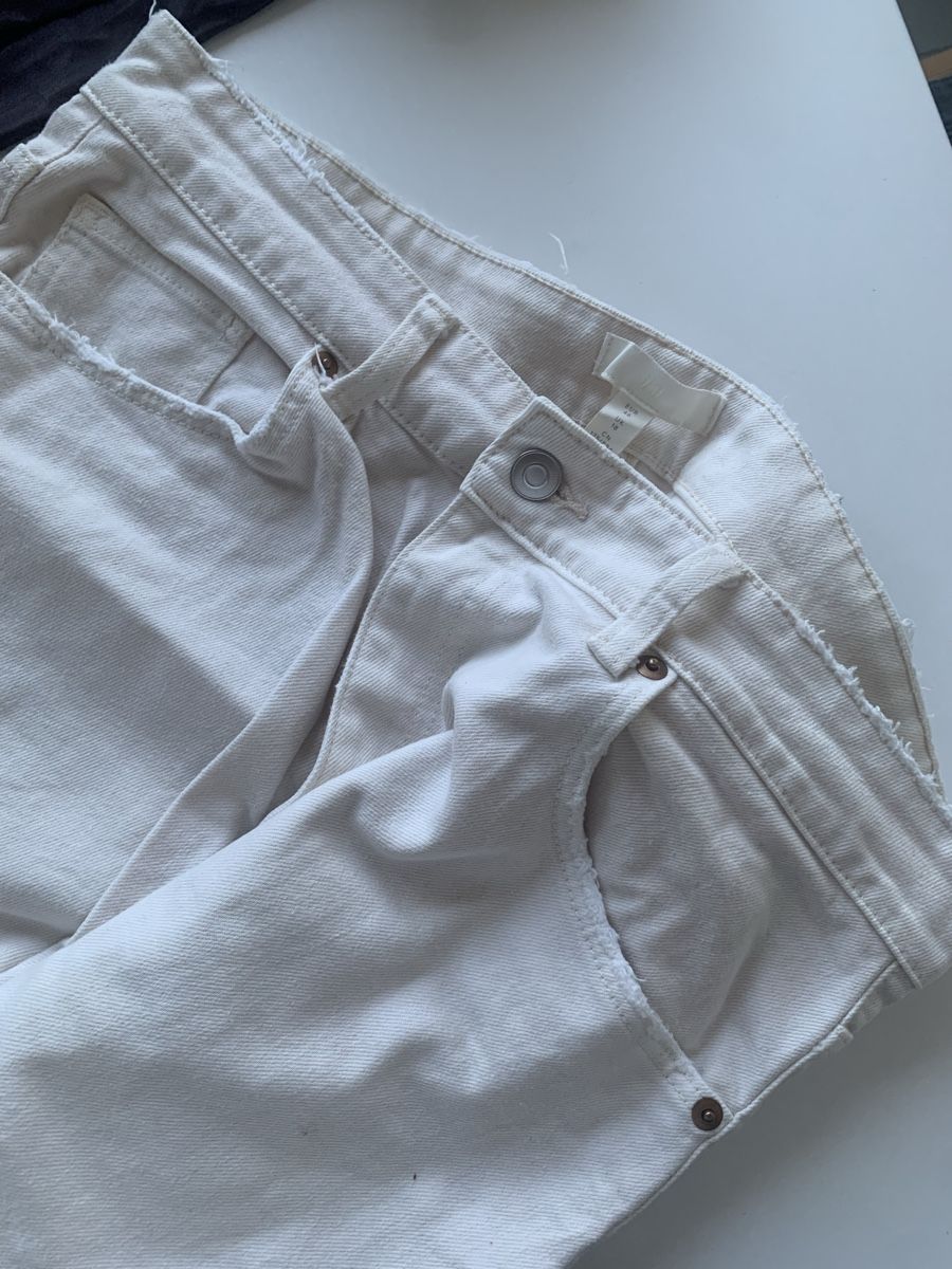 H&M Jeans: Weisse H&M Jeans, Gr. 46 – Usato da Basel venduto da ari_xy65