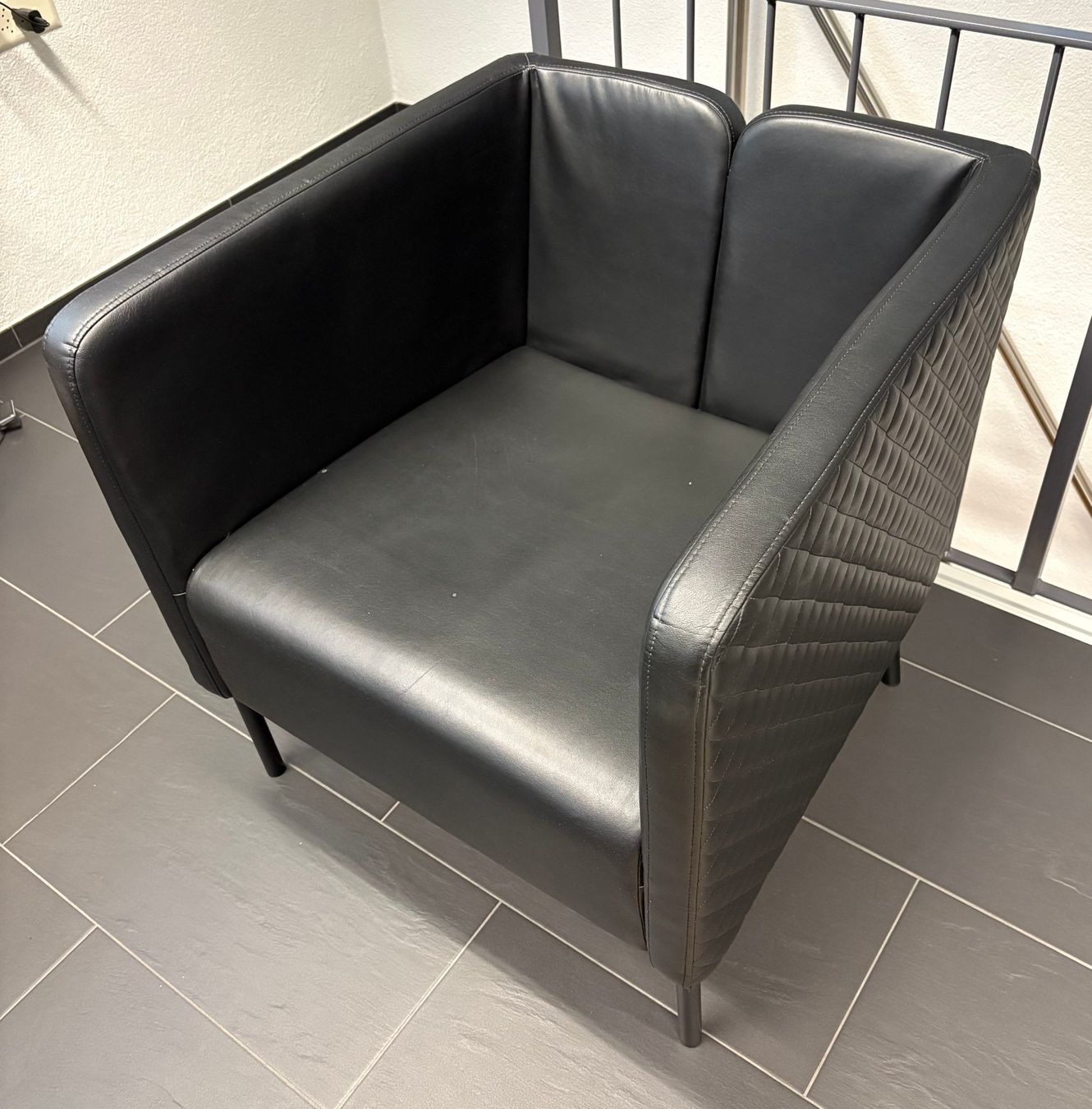 Ikea Poltrone: Sessel IKEA, Kunstleder schwarz – Usato da Bünzen venduto da bnzn82