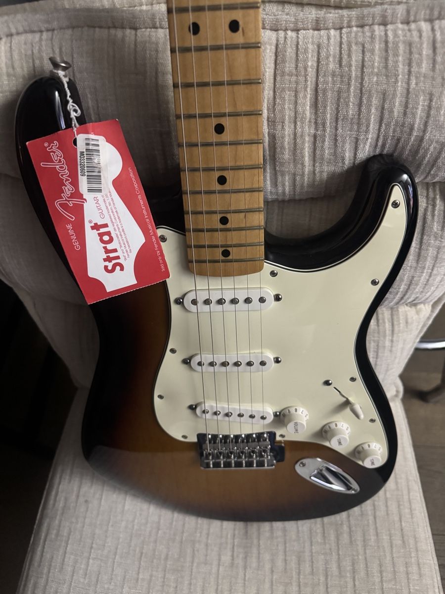 Fender Strumenti musicali: Fender stratocaster standard – Nuovo (secondo la descrizione) da Corbeyrier venduto da ant_2r6l 3