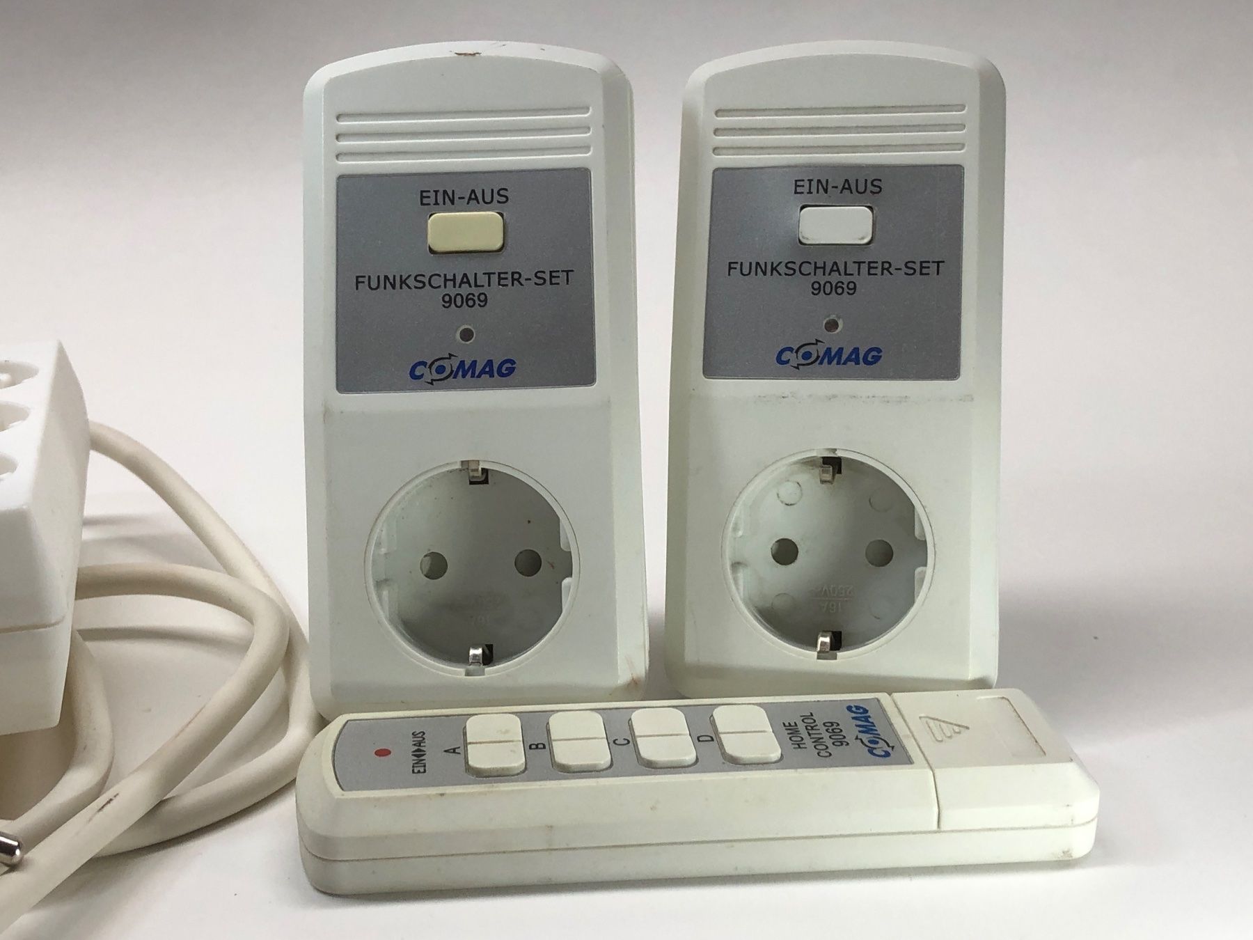 Interruttori: Funkschalter Set / 1 Sender + 2 Empfänger / Schuko DE – Usato da Bergdietikon venduto da Garak 3