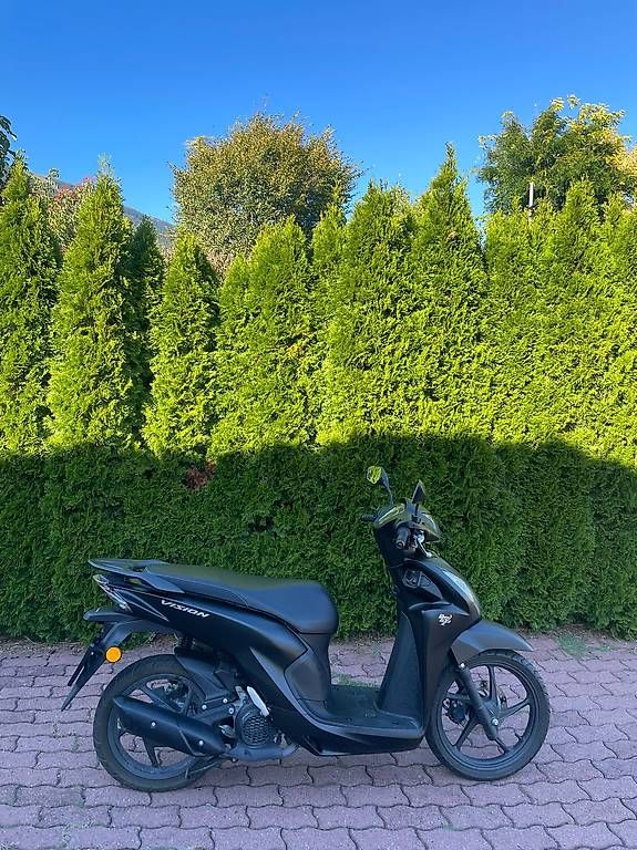 Scooters: Honda Vision 110 – D'occasion à Vétroz par Tuyen_ 1