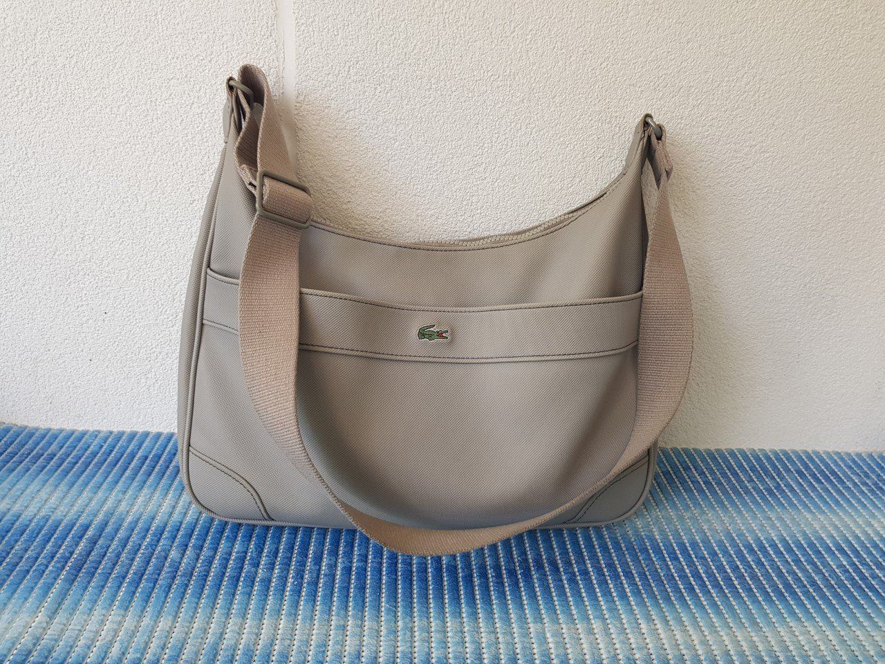 Lacoste Borse da donna: Lacoste Umhängetasche beige – Usato da Basel venduto da Birs868