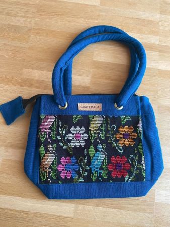 Handgemachte Tasche aus Mittelamerika