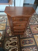 Elegante Kommode aus Massivholz mit 4 Schubladen, top