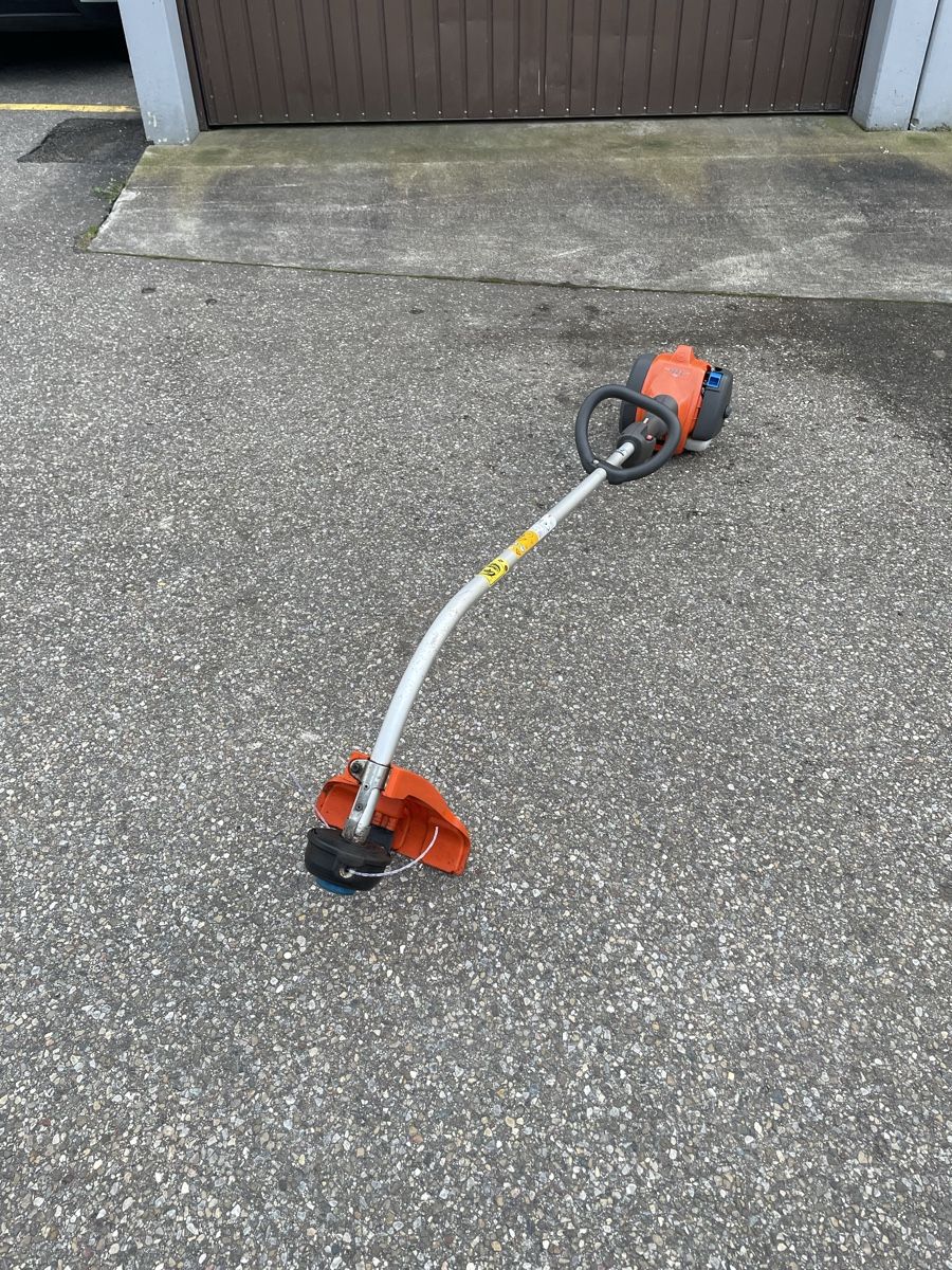 Husqvarna Alle Werkzeuge: Rasentrimmer Husqvarna 122 C – Gebraucht aus Würenlos von Shop_Shop