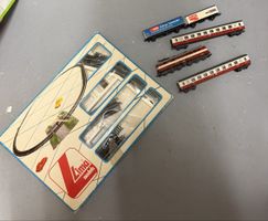 Lima Models Modelleisenbahn Set mit SBB Loks und Wagen