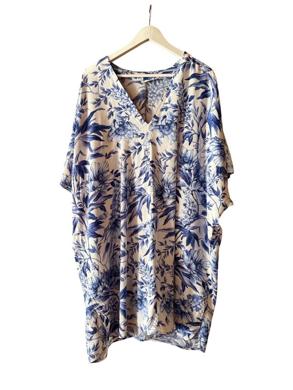 H&M Tuniche: Damen Tunika Blumenmuster Blau Weiss  / Grösse L – Usato da Kiental venduto da gali_72