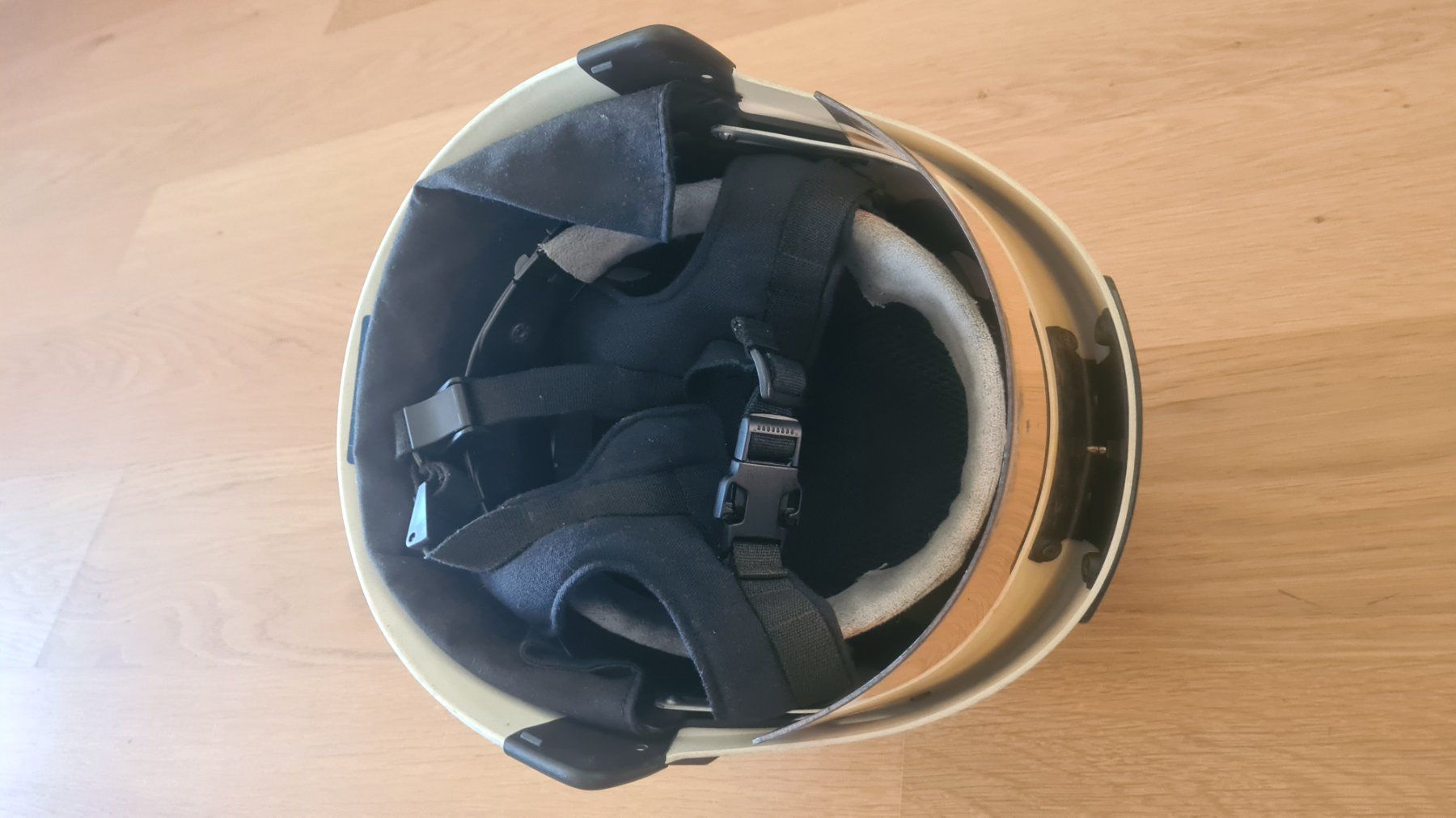 Pompiers: Original Schuberth Dräger HPS 6100 Feuerwehrhelm – D'occasion à Winterthur par stufaphi 4
