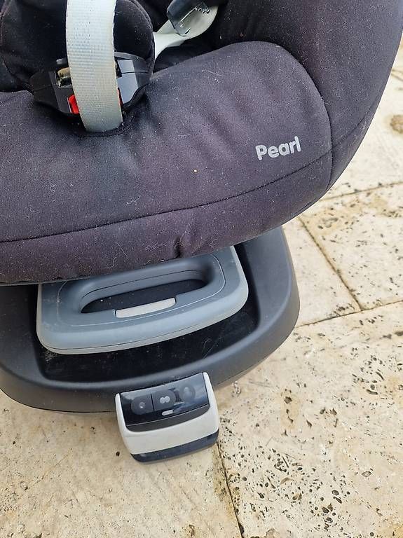 Seggiolini per auto: Maxi Cosi Pearl Kindersitz mit Basisstation – Usato da Grabs venduto da holjir 1