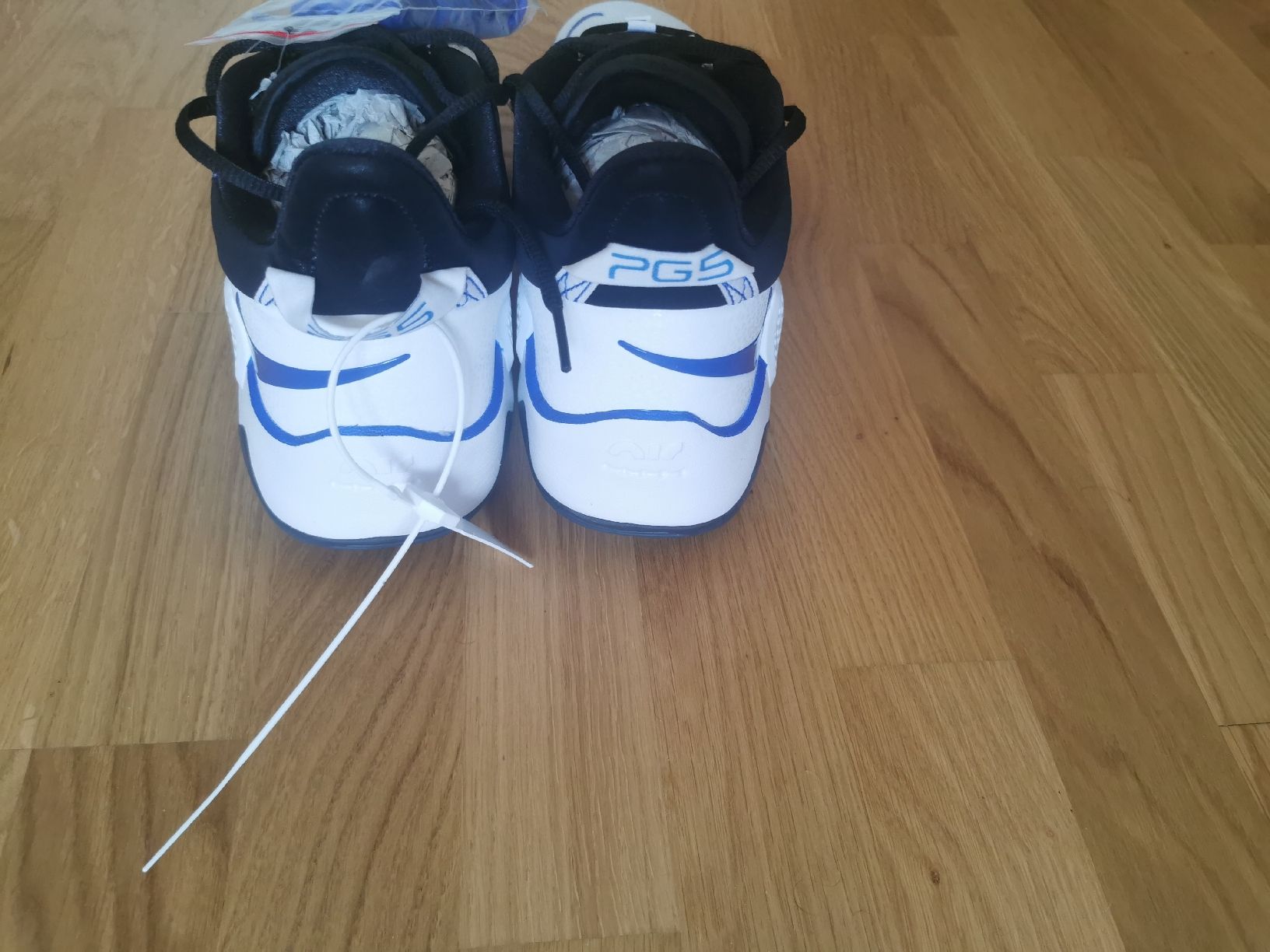 Nike Scarpe da uomo: Nike PG 5 Neue 46 Orginal – Nuovo (secondo la descrizione) da Bern venduto da ged_ffx9 1
