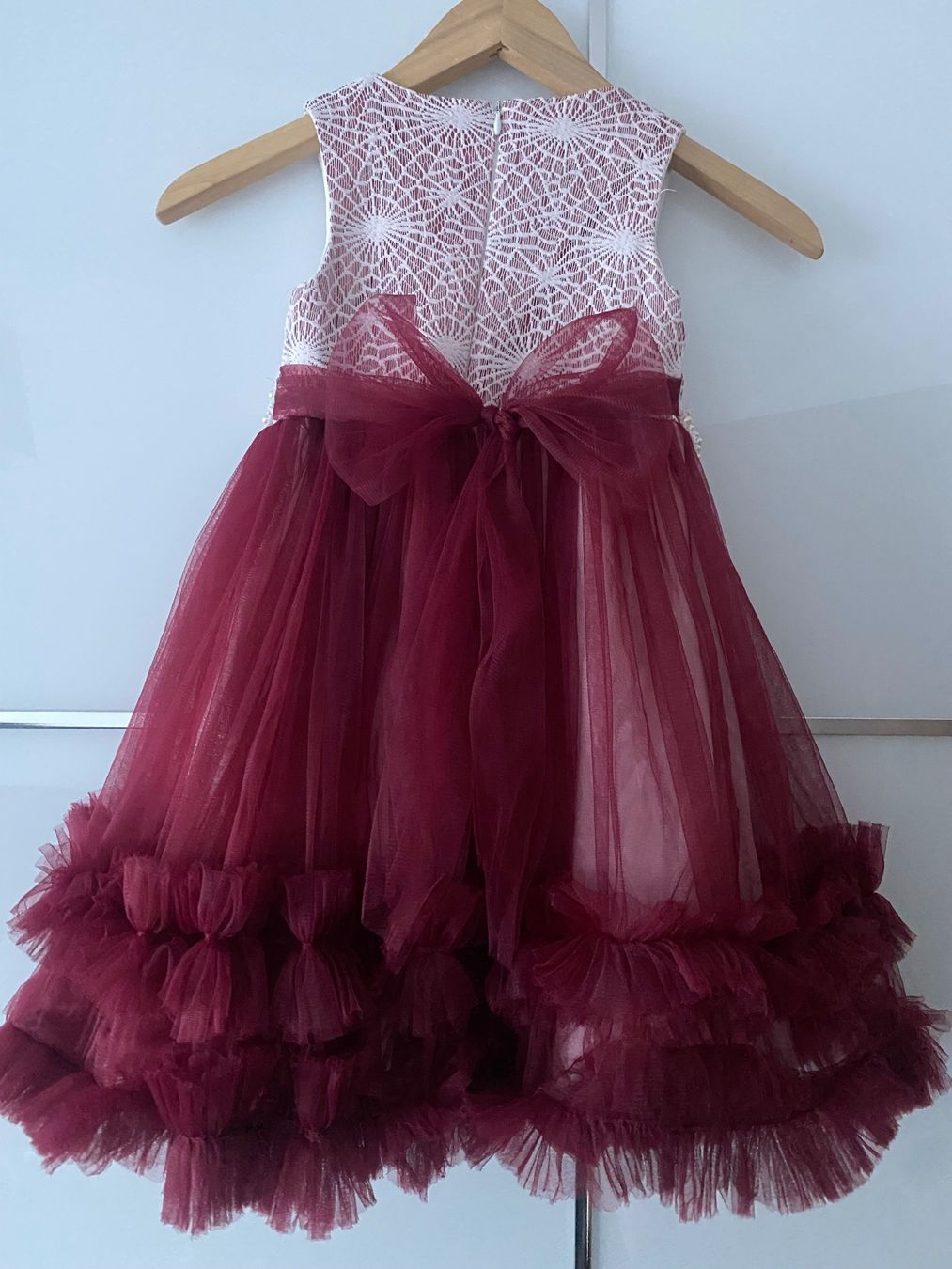 Kleider & Röcke: Festliches Mädchenkleid, bordeauxrot, Grösse 122 – Gebraucht aus Dietikon von Enio1 1