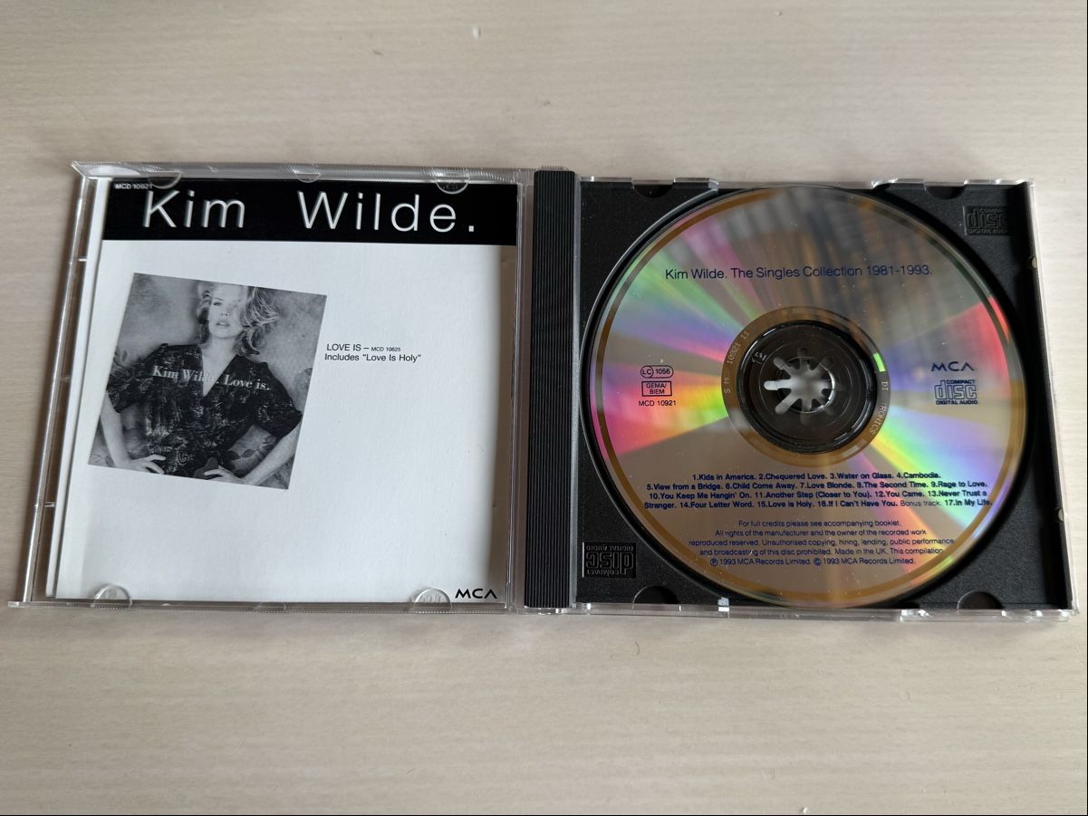 CD: Kim Wilde Singles Collection 1981-1993 CD  – Usato da Oberried Brienz venduto da Chyara 2