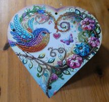 Boîte cœur décorative, motif oiseau printanier, NEUF!