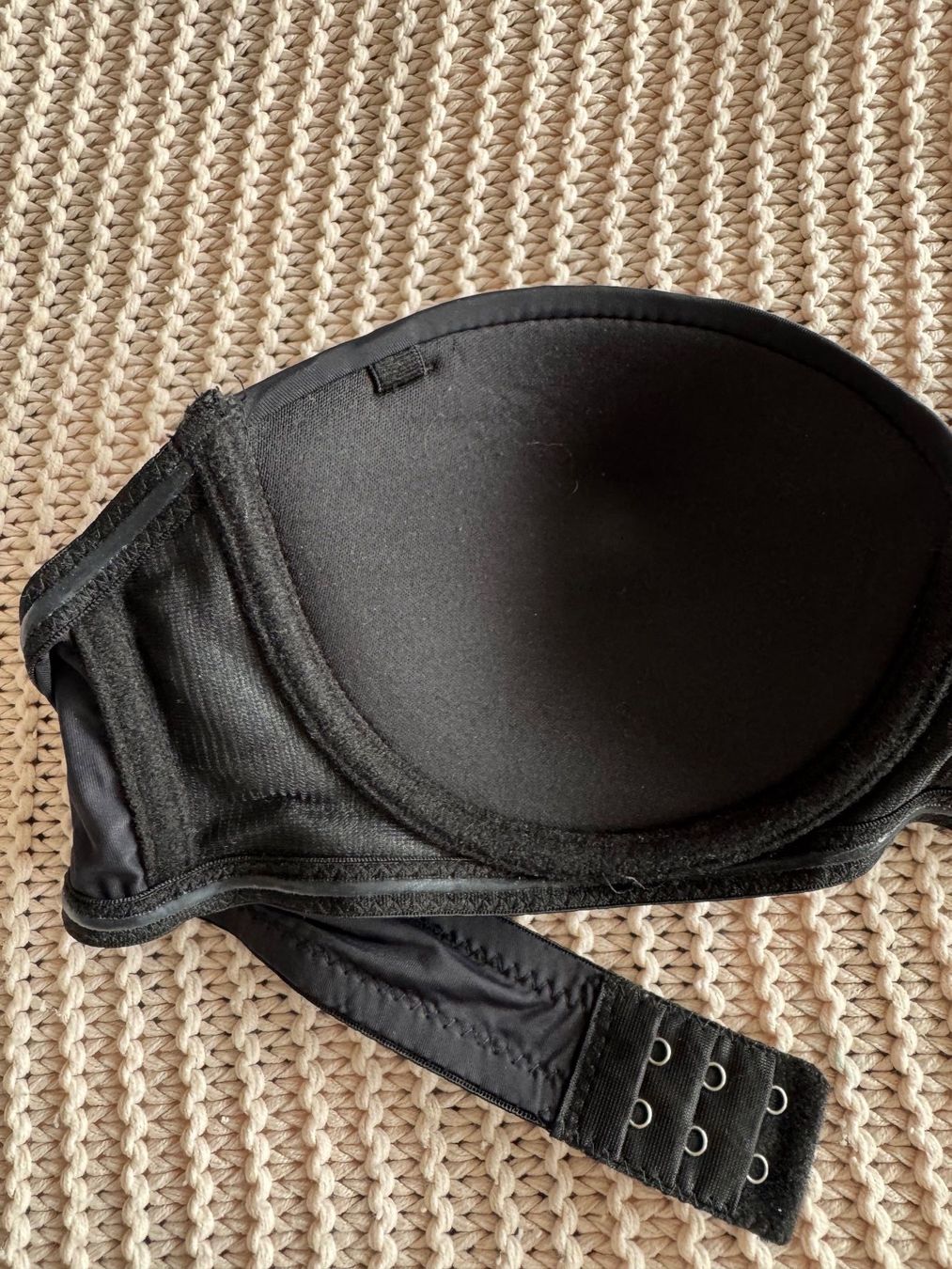 Altra biancheria intima: Soutien-gorge noir bandeau – Usato da Montreux venduto da Izapechee 5