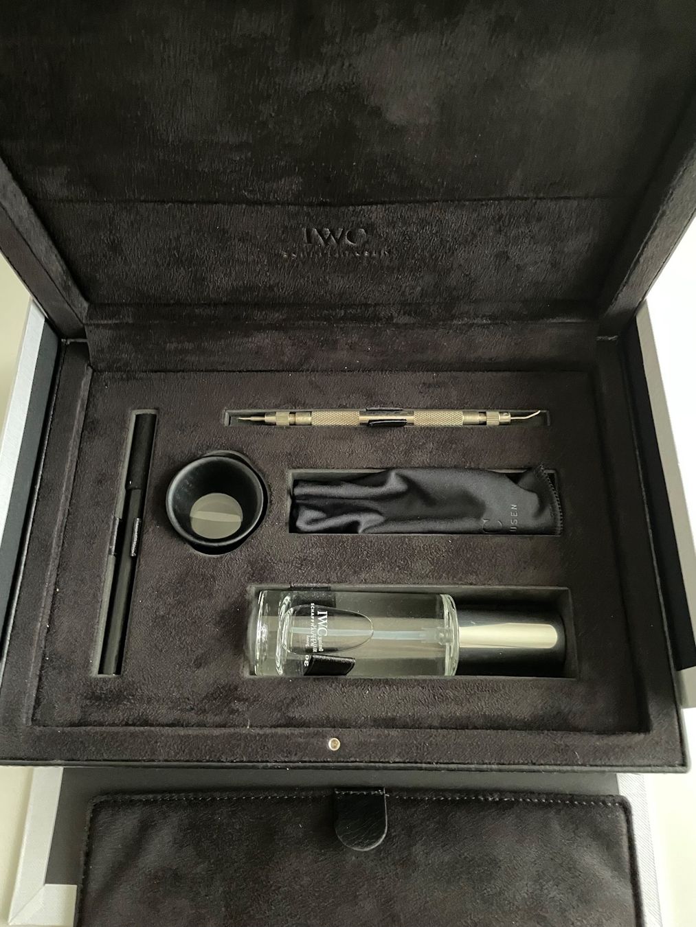 Scatole porta orologi: IWC Watch Care Kit – Nuovo e nell'imballaggio originale da Benken ZH venduto da Teessino 1