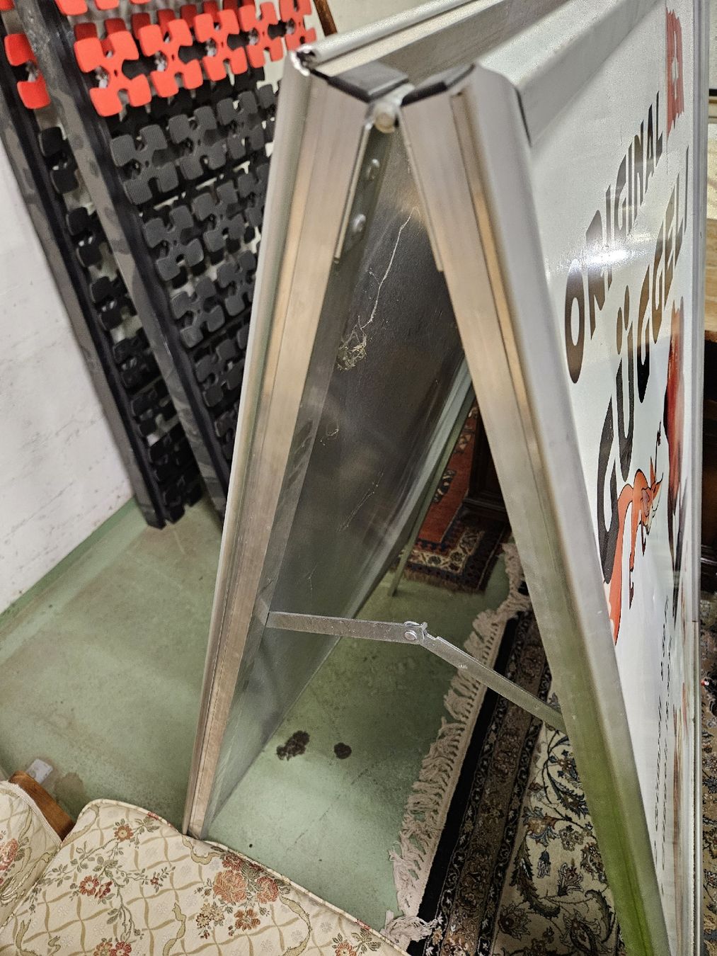 Schilder: Gebrauchtes Werbeschild "Original Güggeli" für Aussen – Gebraucht aus Rorschach von TimelessTrading 1