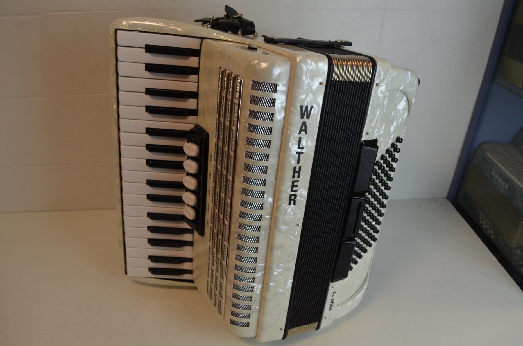 Instruments de musique: Akkordeon chromatisch Walther Pirat 72 – D'occasion à Zürich par baumusik 7