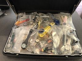 SWATCH - Geschenkkoffer mit 77 Raritäten !!!