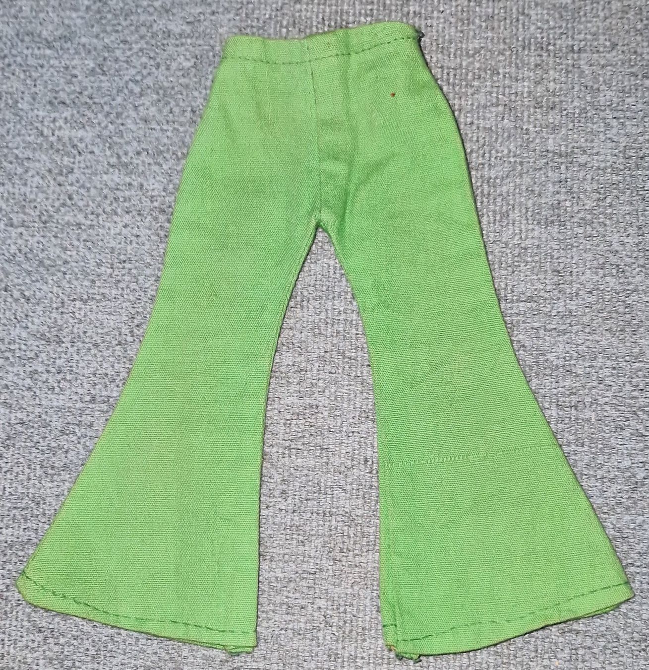 Bambole: pantalon pour Barbie – Usato da Couvet venduto da Pioune