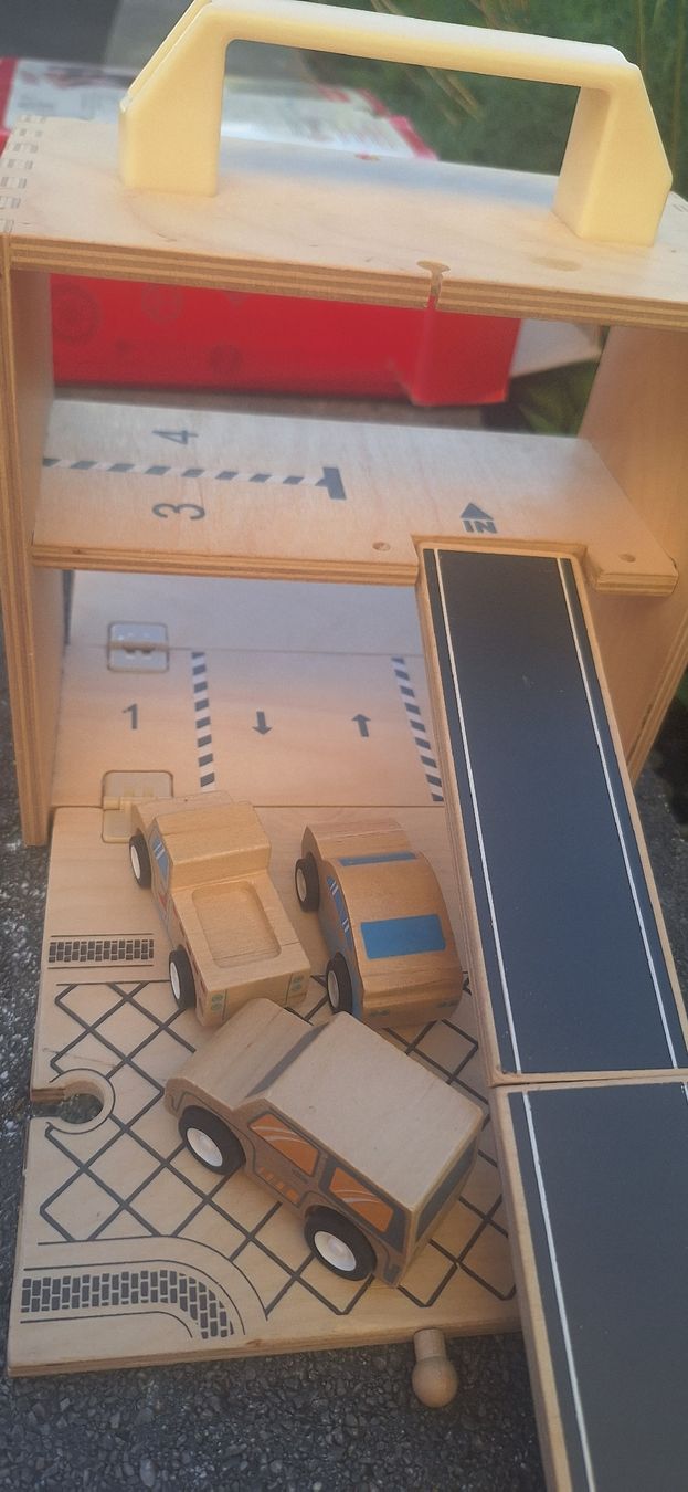 Bea Jouets: Autogarage in einer Box, BEA Punkte – D'occasion à Grabs par tschanny 3