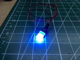 Quader-LED 2x5x7mm, verkabelt blau
