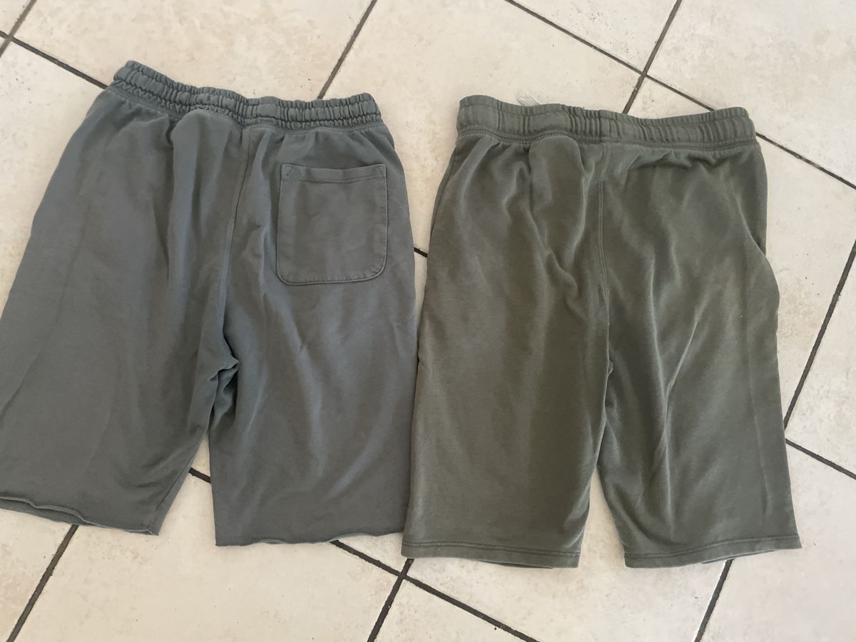 H&M Pantaloni: 2 H&M Sweat Shorts Gr.164 – Usato da Obergerlafingen venduto da cabo4 1