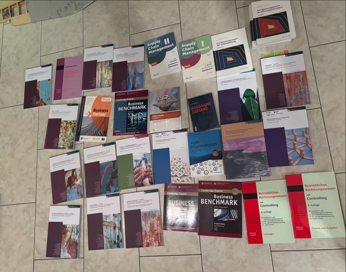 Libri: GRATIS: BWL-Bücher – Nuovo (secondo la descrizione) da Weisslingen venduto da monkeyboarder