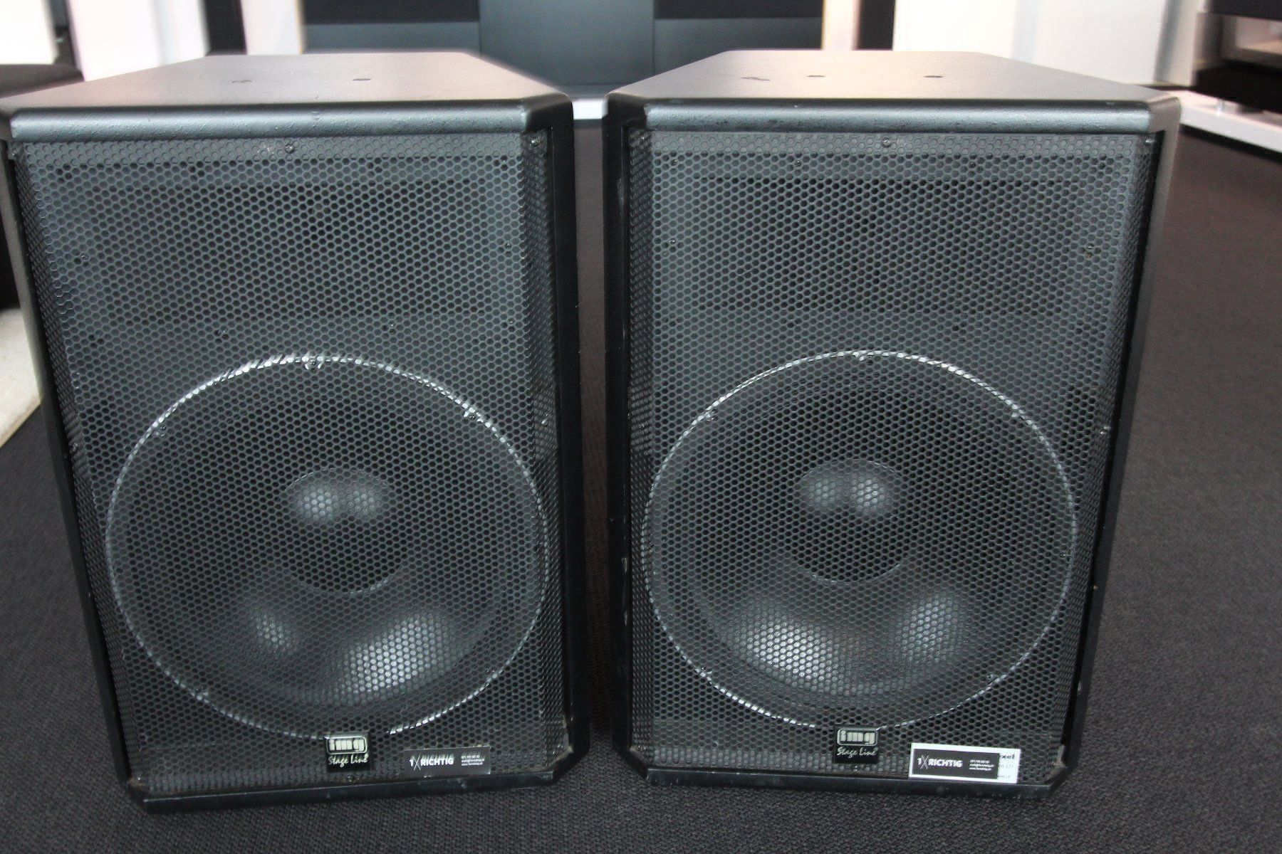 Lautsprecher: IMG Stereo Lautsprecher Schwarz – Gebraucht aus Appenzell von 1xRichtig 3