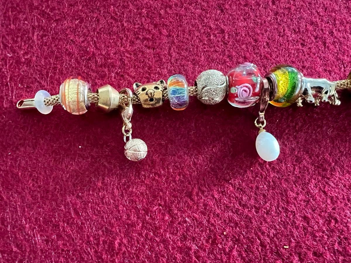 Bracciali & Braccialetti: Armband in Farbe Gold mit 14 Charms – Usato da Pfäffikon ZH venduto da Ruth8 2