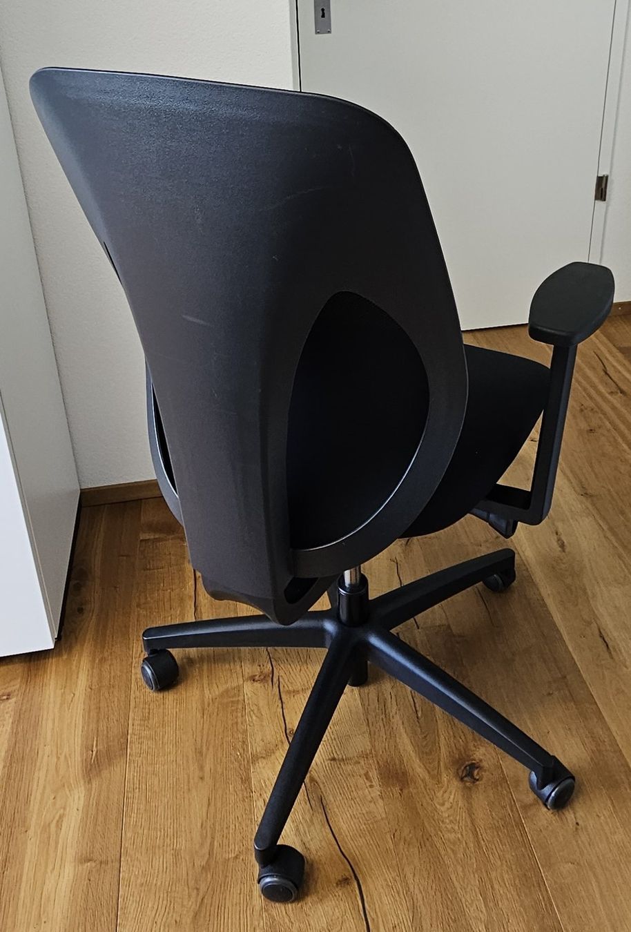 Giroflex Sedie: Bürostuhl Giroflex 353 schwarz – Usato da Uttigen venduto da Zivcuit 3