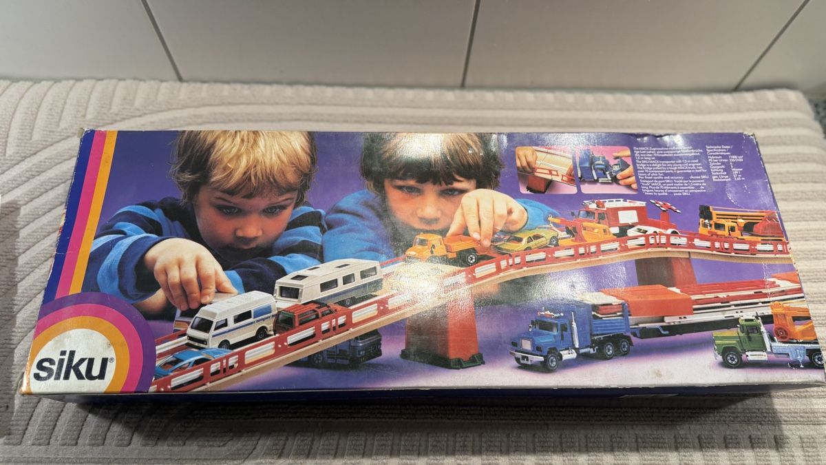 Siku Modellbausätze & Standmodelle: Siku 4013 - Mack Schwerlaster mit Strassenbrücke 1:55 – Neu und originalverpackt aus Ennetbürgen von Siku-Sammlung 3