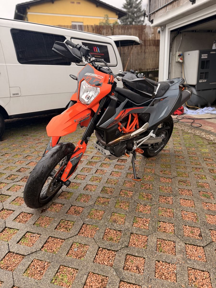 KTM Strada: KTM 690 SMC-R, anno 2020. – Usato da Bioggio venduto da ste_9qtg