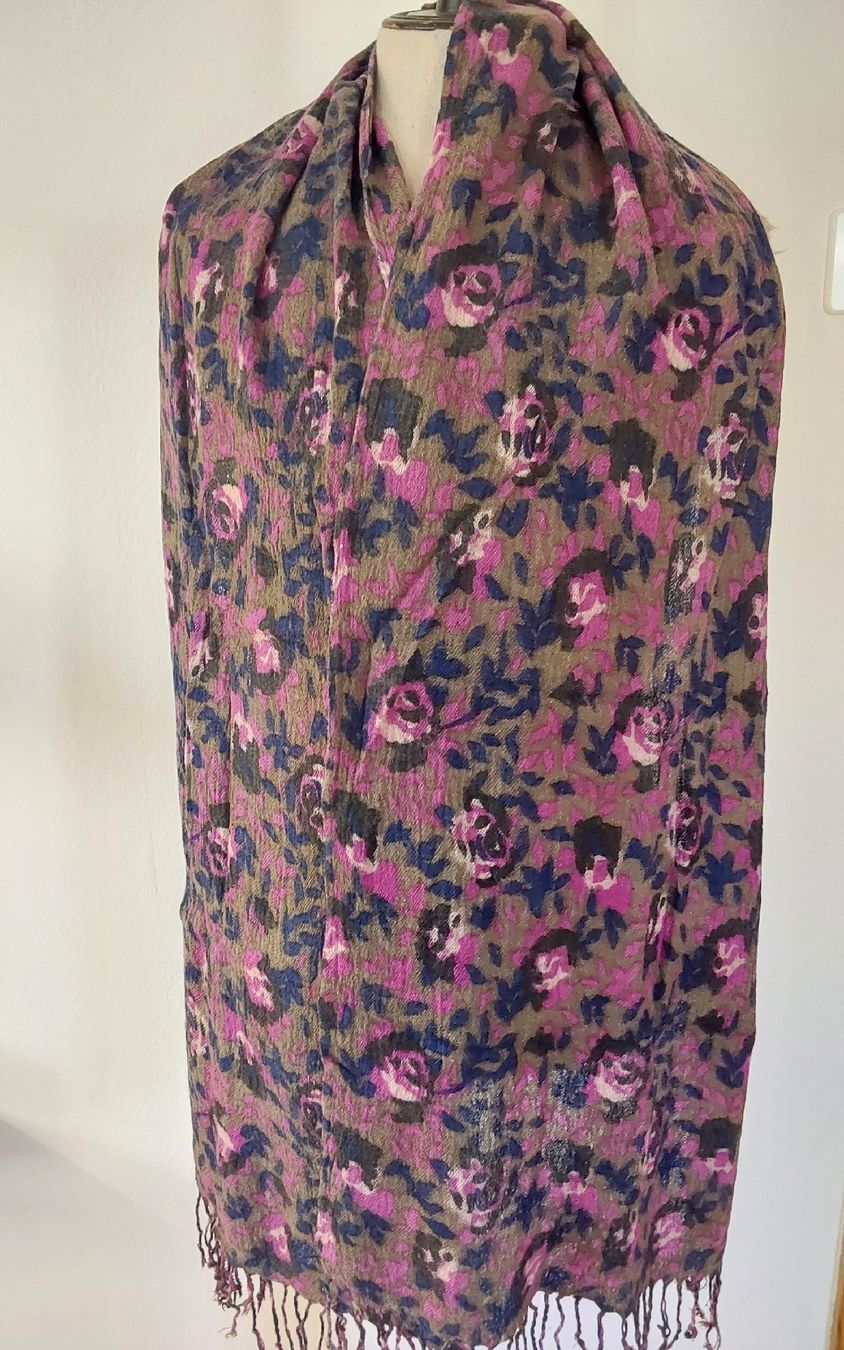 Foulard & Sciarpe: Schal Wolle – Usato da Köniz venduto da scopello12 1