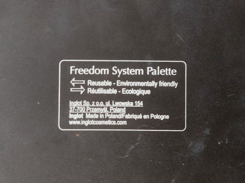 Make-up: Inglot Freedom System 40.  Mit 39 Lidschatten – Usato da Meisterschwanden venduto da L_secondhand1 2