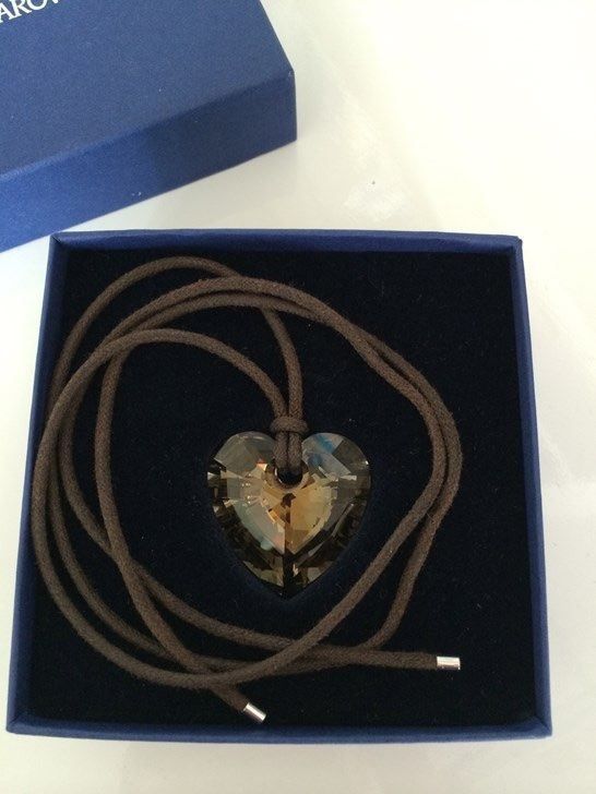 Swarovski Catenine: Coeur brun sur cordon Swarovski – Usato da Versoix venduto da coul-raoul