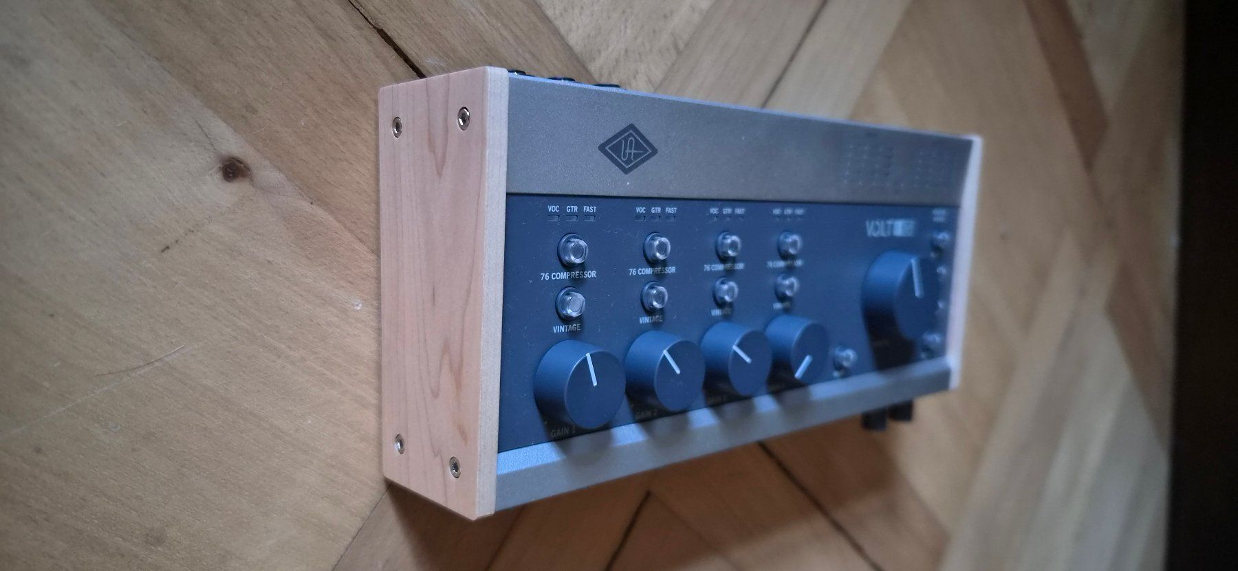 Universal Audio Attrezzatura per studi di registrazione: Universal Audio Volt 476P Audio Interface neuwertig – Usato da Solothurn venduto da elja02 2