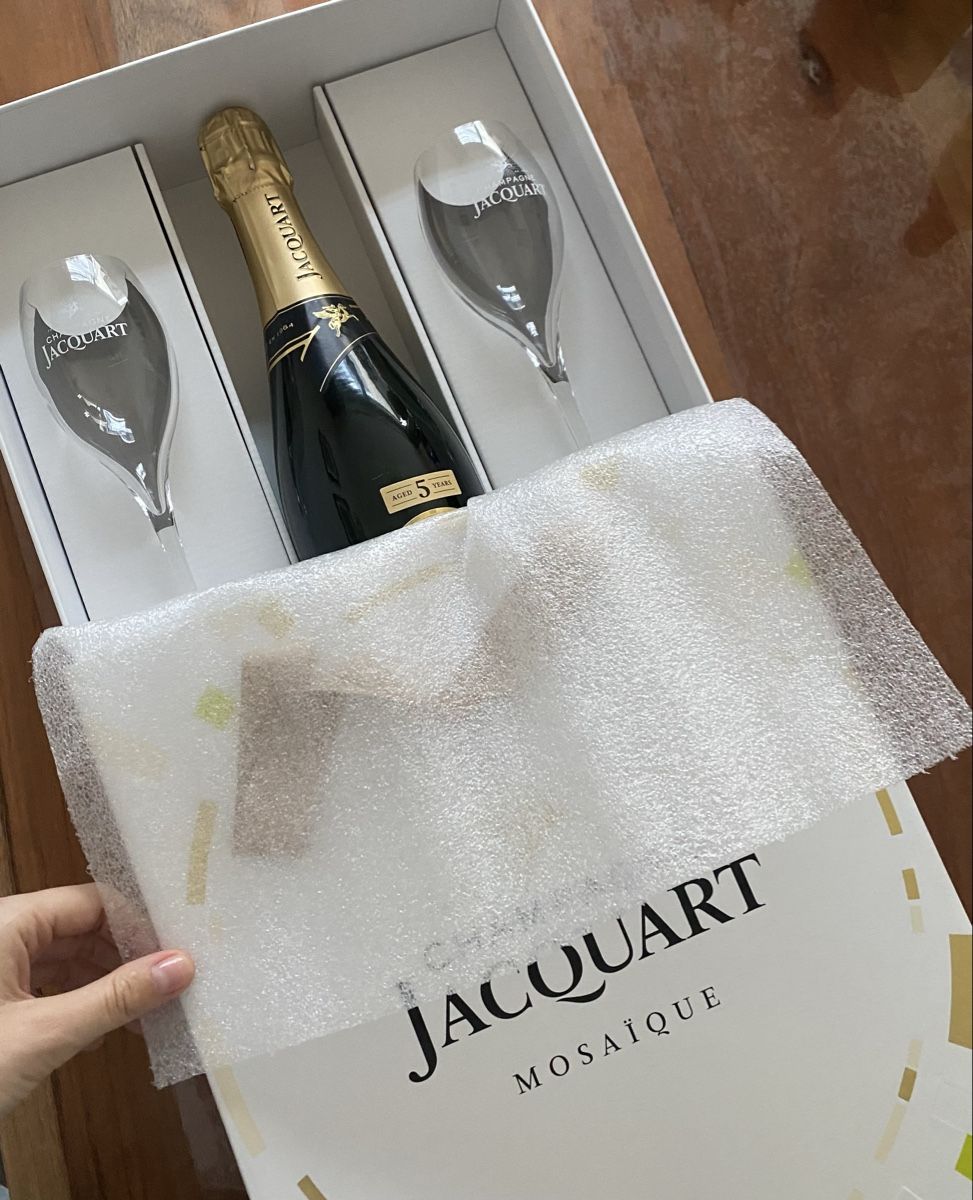 Vino: Jacquart Mosaïque Brut Champagner Geschenkbox mit Glas – Nuovo e nell'imballaggio originale da Kriens venduto da sch_v6nl