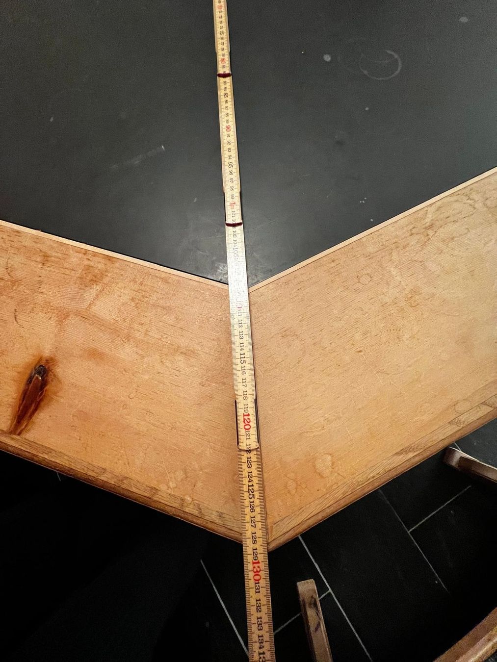 Tavoli: Eckbank mit passendem Tisch mit Steinplatte – Usato da Winterthur venduto da eli_8jsf 4
