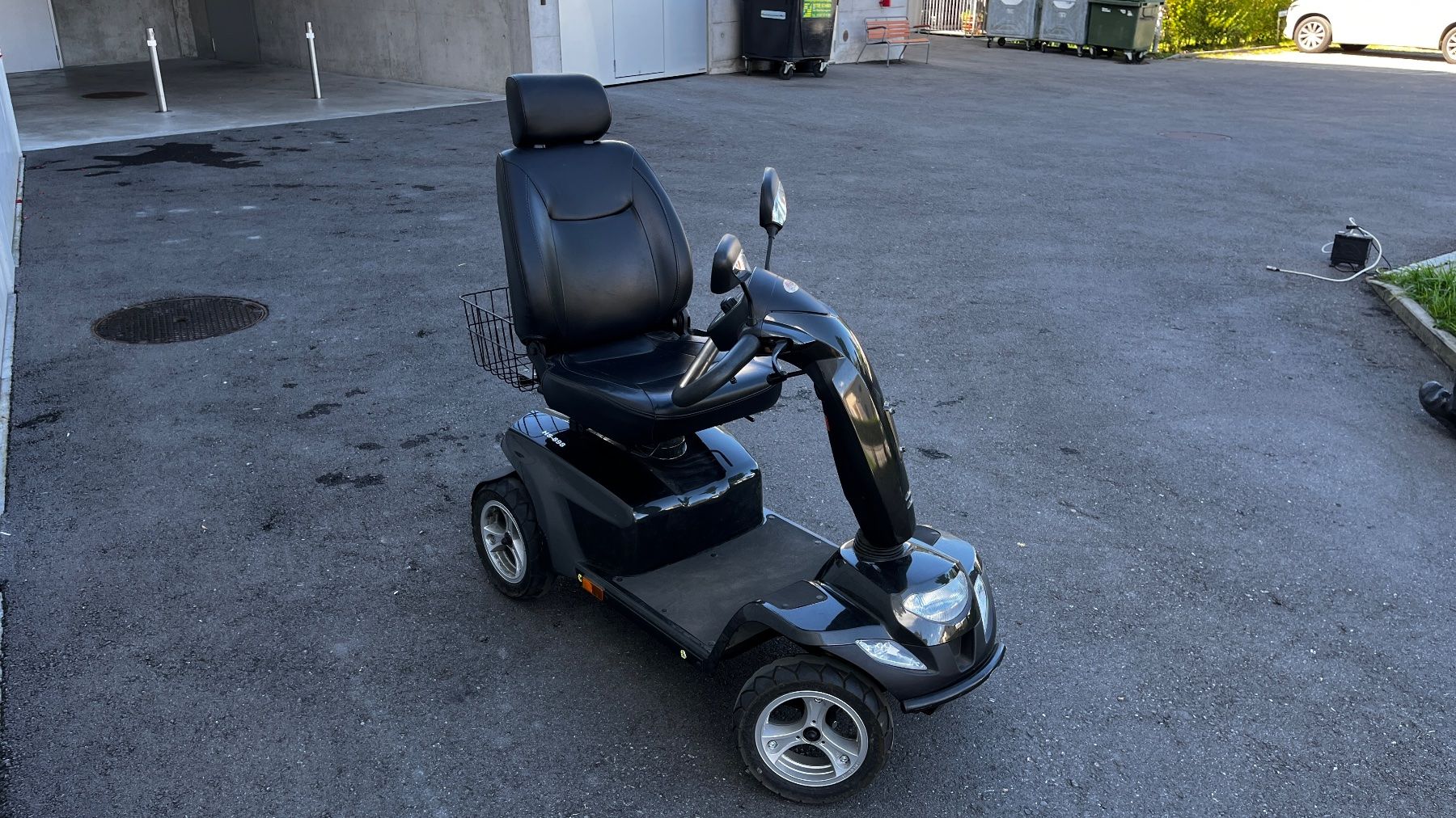 Voiturettes électriques: Seniorenfahrzeug elektrisch – D'occasion à Hägglingen par Ncc1701e 2