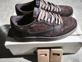 Jordan 1 low Travis Scott velvet brown