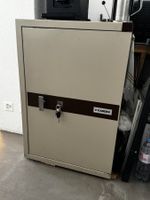 Tresor mit zwei Schlüssel