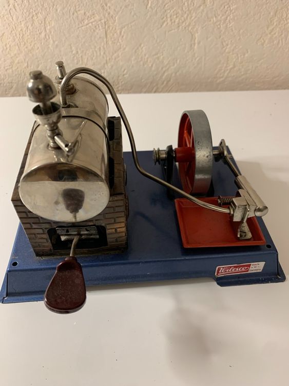 Wilesco, compresseur à vapeur en tôle verte et rouge. - auctions