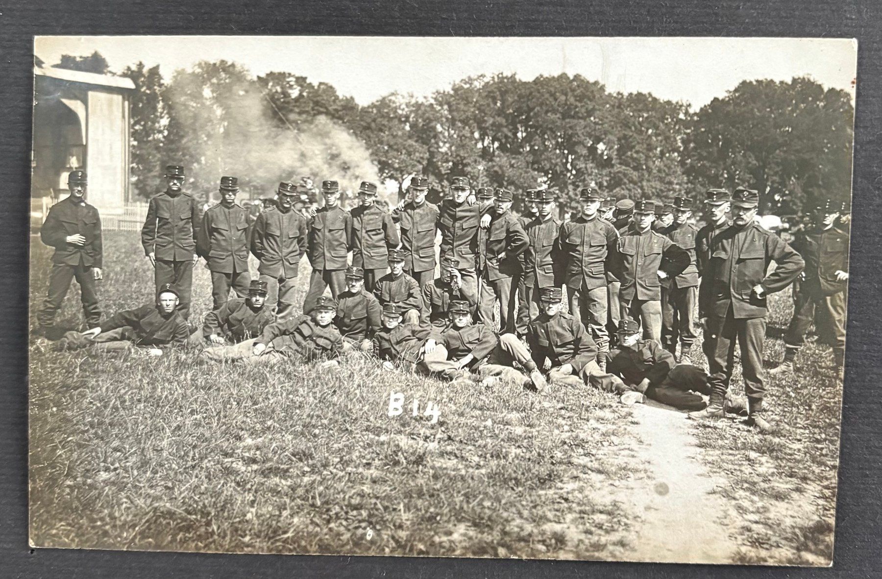 Ansichtskarten: SCHWEIZER ARMEE SOLDATEN IM FELDE – Gebraucht aus Ostermundigen von Wyatt-Earp