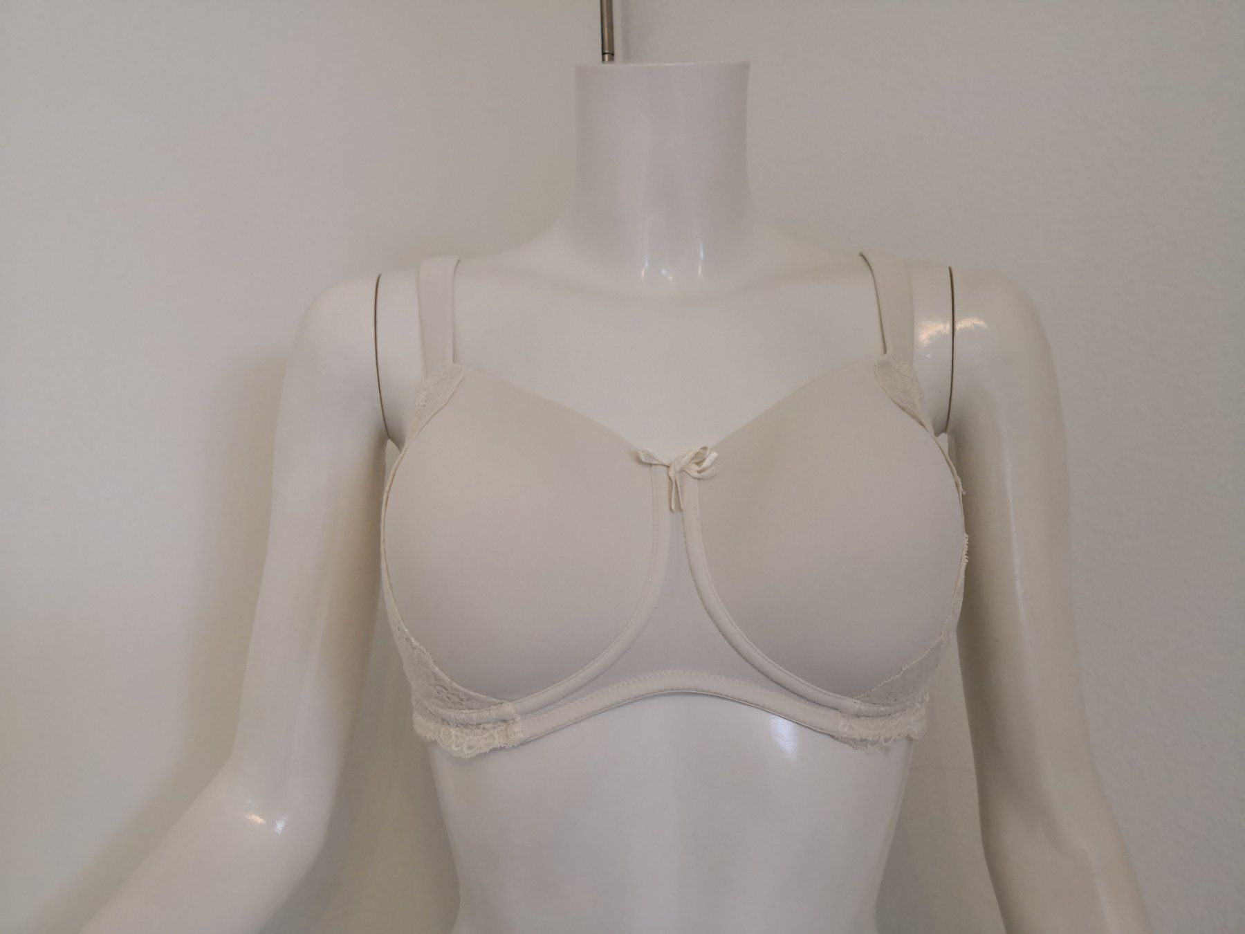 Altra biancheria intima: 🤩3 STK: AMOENA BH'S ECRU & WEISS – Usato da Olten venduto da Naja-Twins-Twins 1