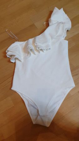 Weisser Body mit Carmen-Ausschnitt Grösse S